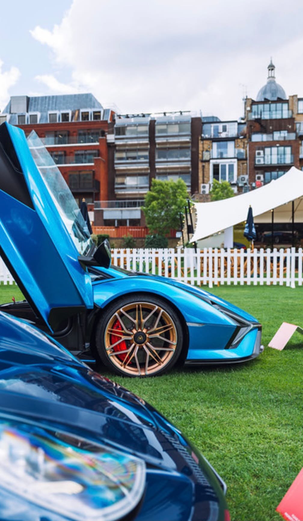 Gold wheels, doors to the sky